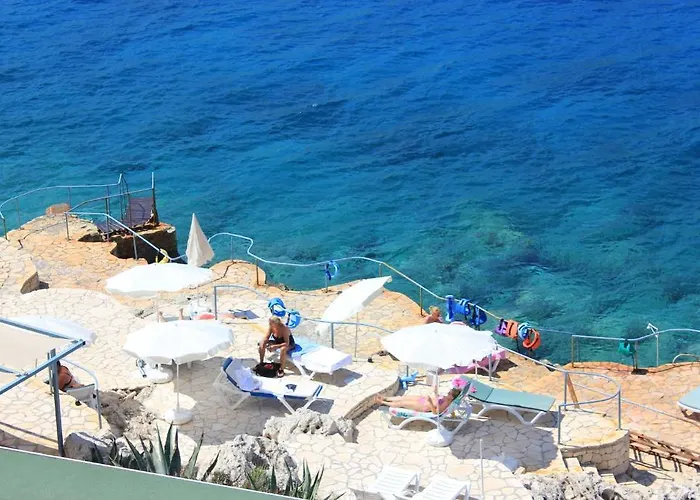 Korsan Ada Hotell 2*